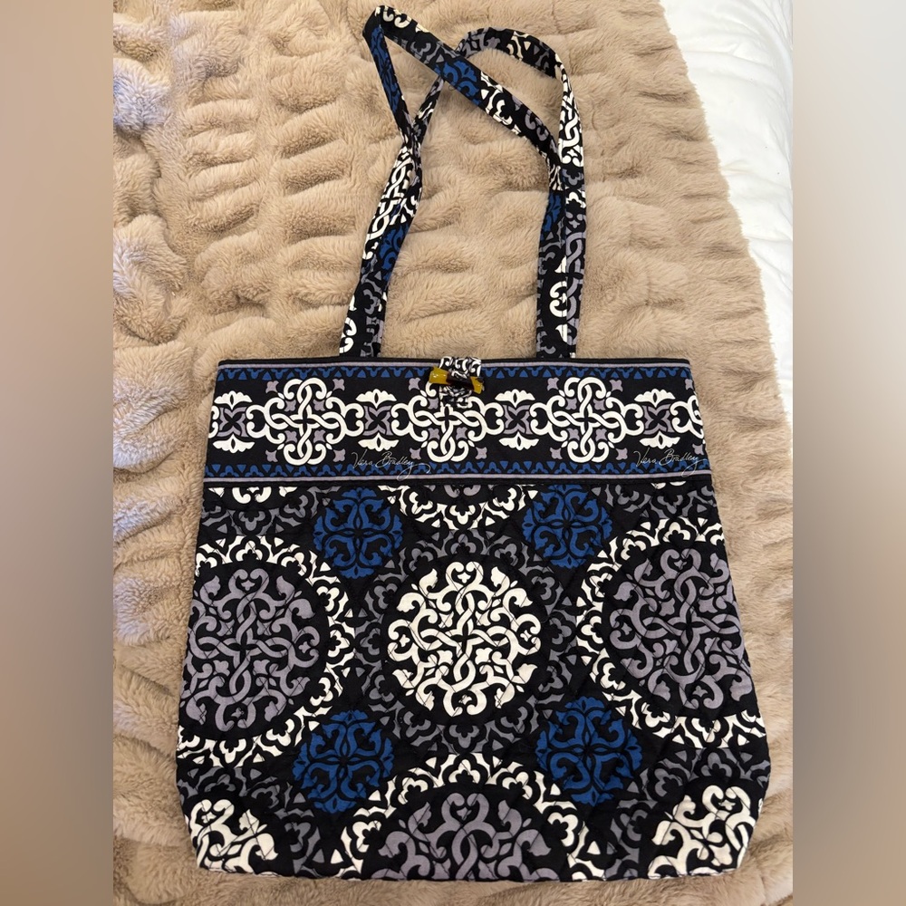 NWOT Vera Bradley vibrant patterned cotton preppy open Tote quilted Bag purse